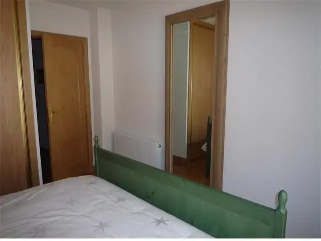 Piso en venta en Jardin, 2, Hontanares de Eresma Habitación de Piso en venta en Hontanares de Eresma con Calefacción, Parquet y Terraza