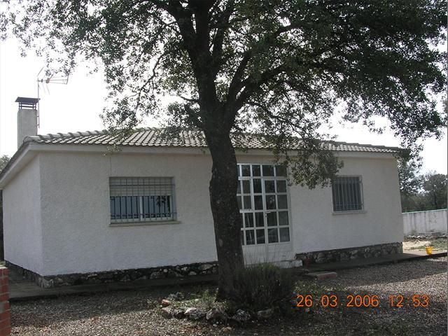 Exterior view of House or chalet for sale in Loranca de Tajuña  with Swimming Pool