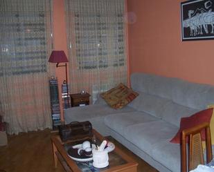 Living room of Apartment for sale in Santovenia de Pisuerga  with Heating, Parquet flooring and Storage room