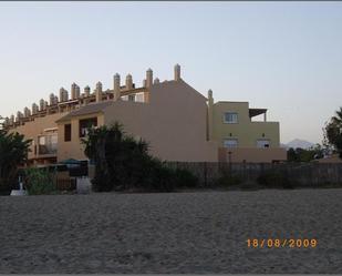 Vista exterior de Casa o xalet en venda en Estepona amb Aire condicionat, Terrassa i Balcó