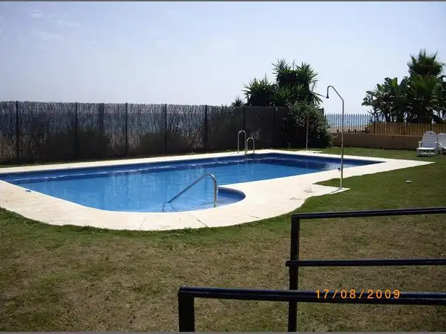 Piscina de Casa o xalet en venda en Estepona amb Aire condicionat, Terrassa i Balcó