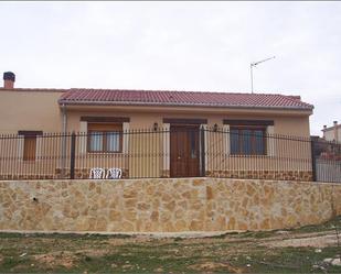 Exterior view of House or chalet for sale in Aldeanueva de la Serrezuela