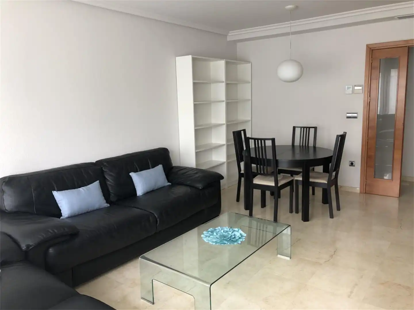 Pis en venda a Benicassim, 3, Centro Sala d'estar de Pis en venda en Elche / Elx amb Aire condicionat, Calefacció i Moblat
