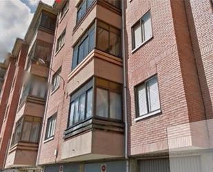 Vista exterior de Pis en venda en Boñar amb Calefacció, Terrassa i Moblat