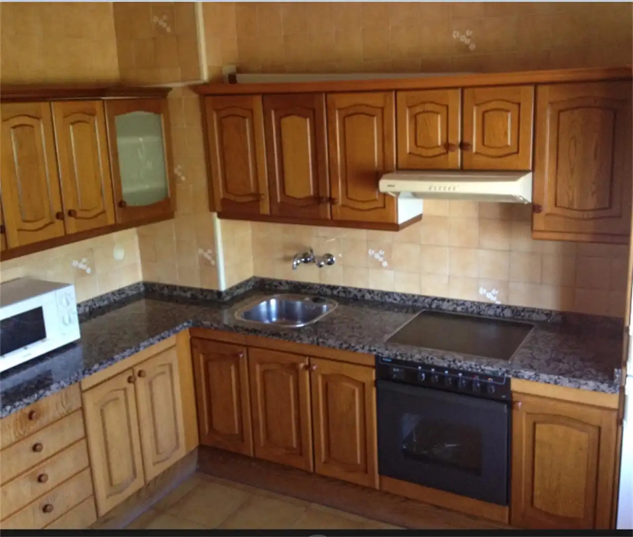 Piso en venta en Luis Guardo Reglero, 14, Boñar Cocina de Piso en venta en Boñar con Calefacción, Terraza y Amueblado
