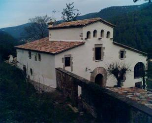 Vista exterior de Finca rústica en venda en Figaró-Montmany amb Piscina