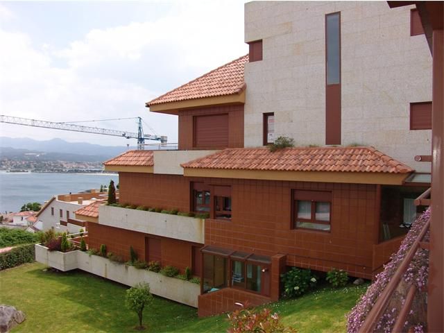 Vista exterior de Dúplex en venda en Baiona amb Calefacció, Parquet i Terrassa