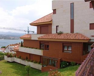 Vista exterior de Dúplex en venda en Baiona amb Terrassa i Balcó