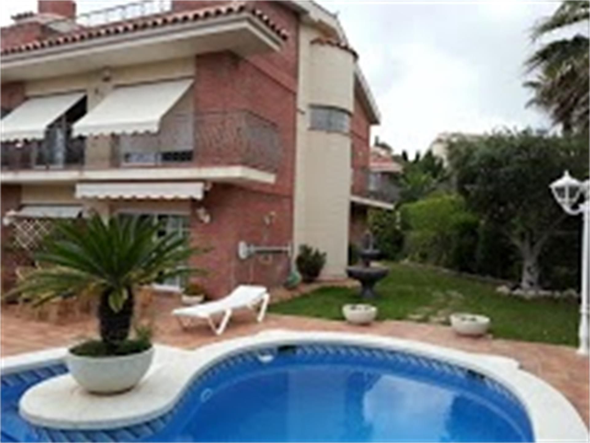 Garden of House or chalet for sale in Sant Vicenç de Montalt  with Air Conditioner, Terrace and Swimming Pool