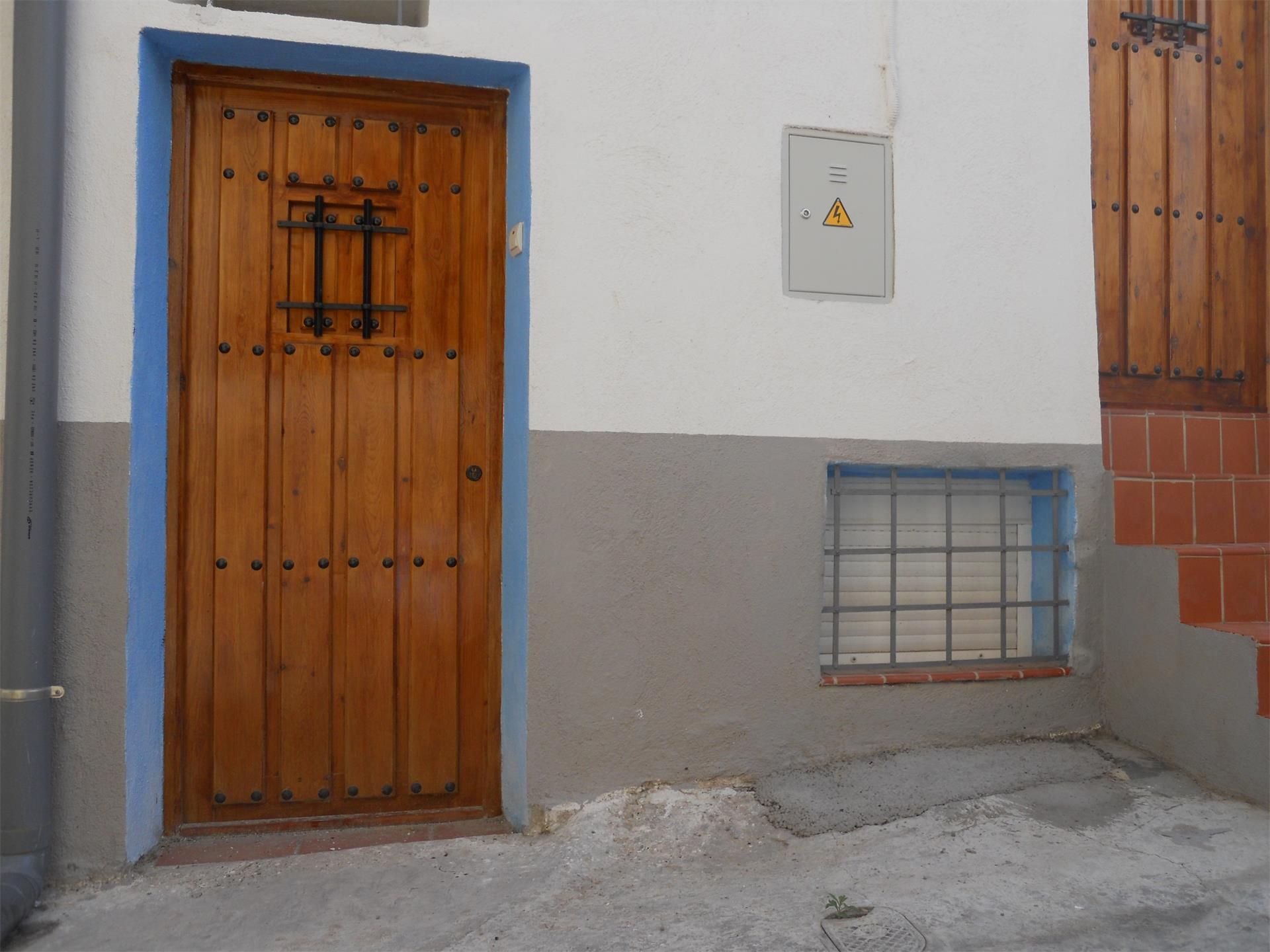 Außenansicht von Wohnung zum verkauf in Alcaine mit Terrasse, Ofen und Waschmaschine