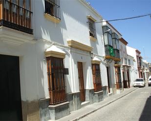 Vista exterior de Casa adosada en venda en Arahal amb Aire condicionat, Calefacció i Jardí privat