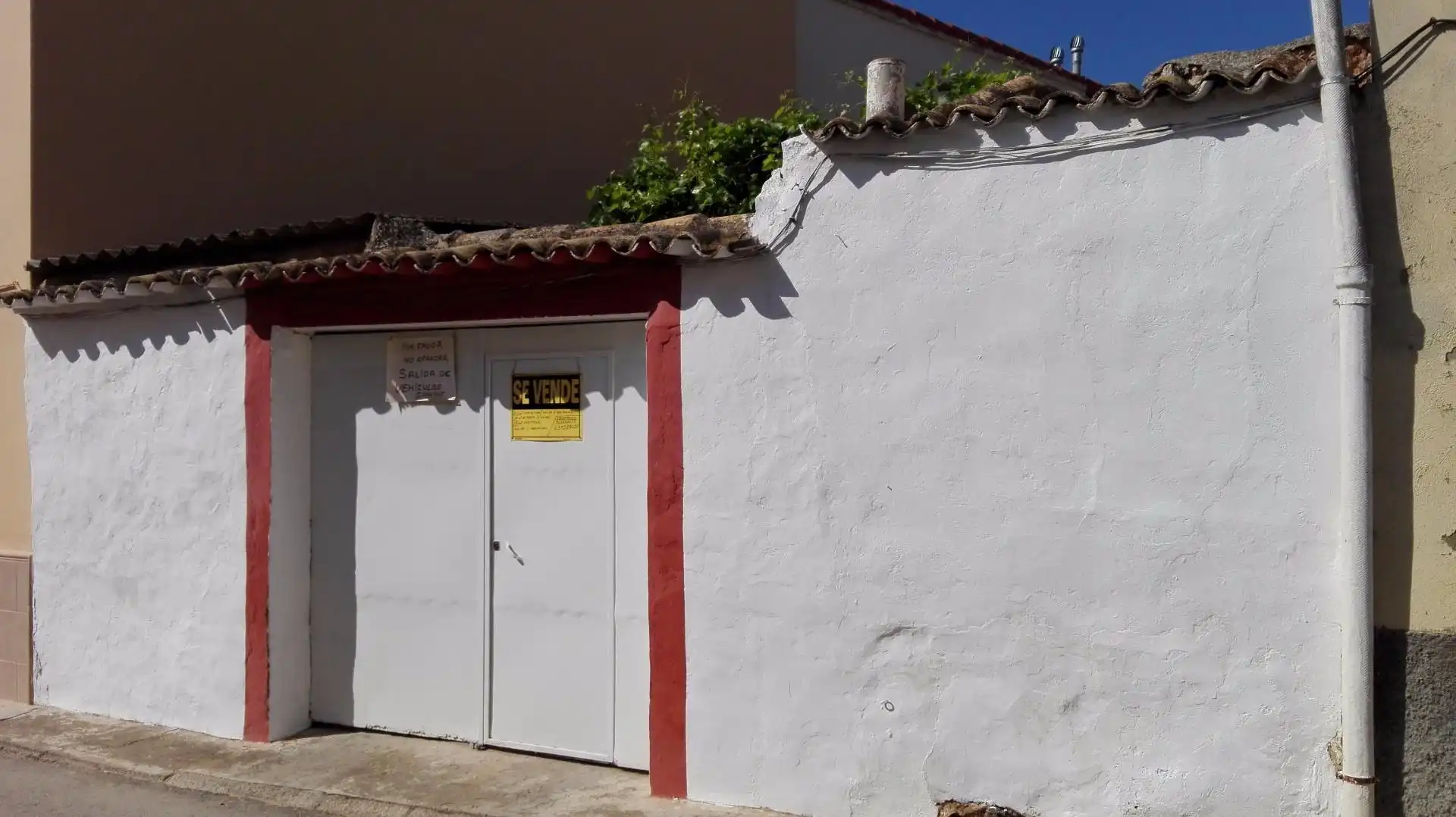 Detached homes for sale in Sevilla, 18, Requena Exterior view of Detached homes for sale in Requena with Terrace, Storage room and Internet