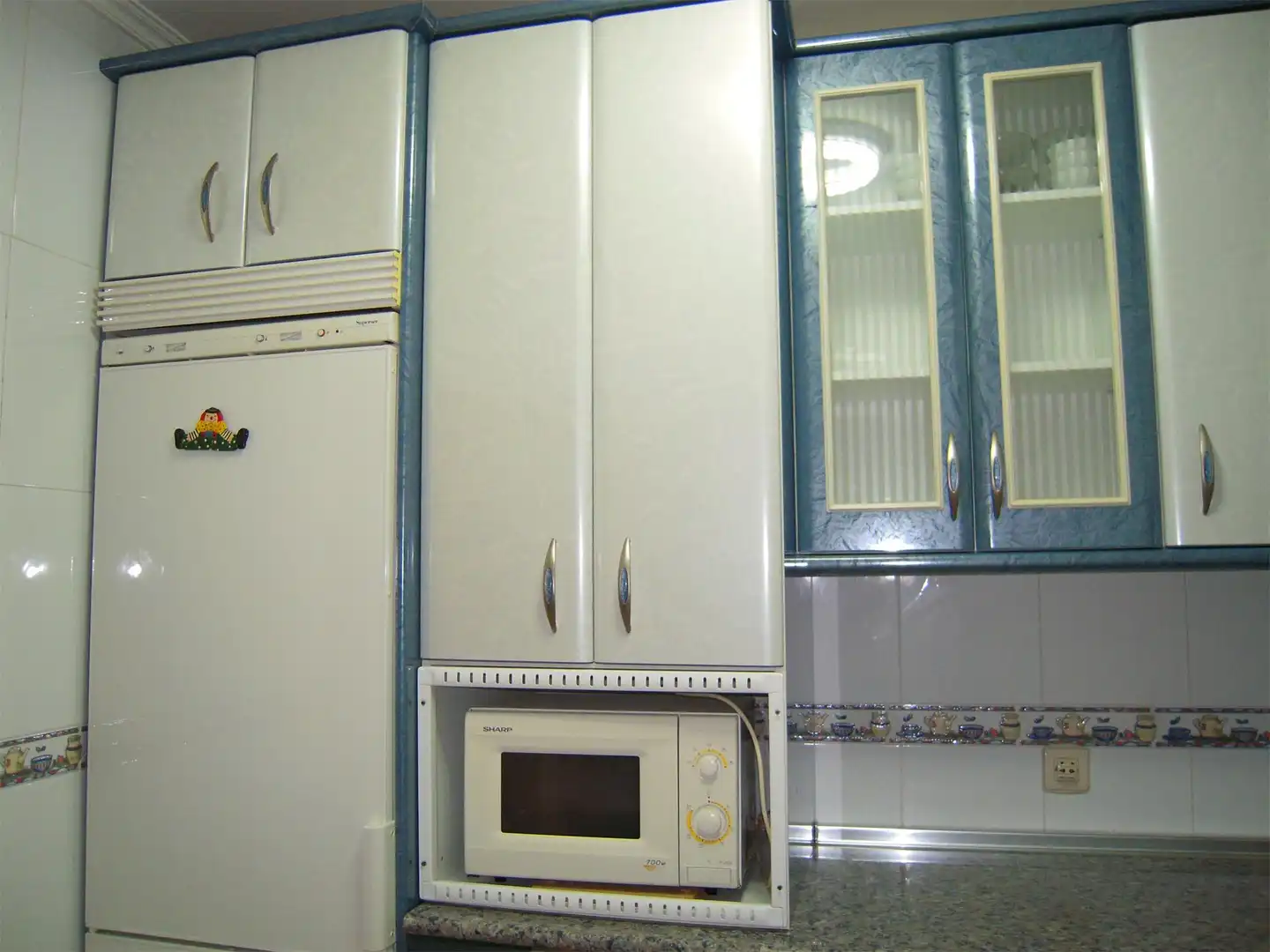 Küche von Wohnung zum Verkauf in Aldeanueva de la Vera mit Ofen, Mikrowelle und Fernseher