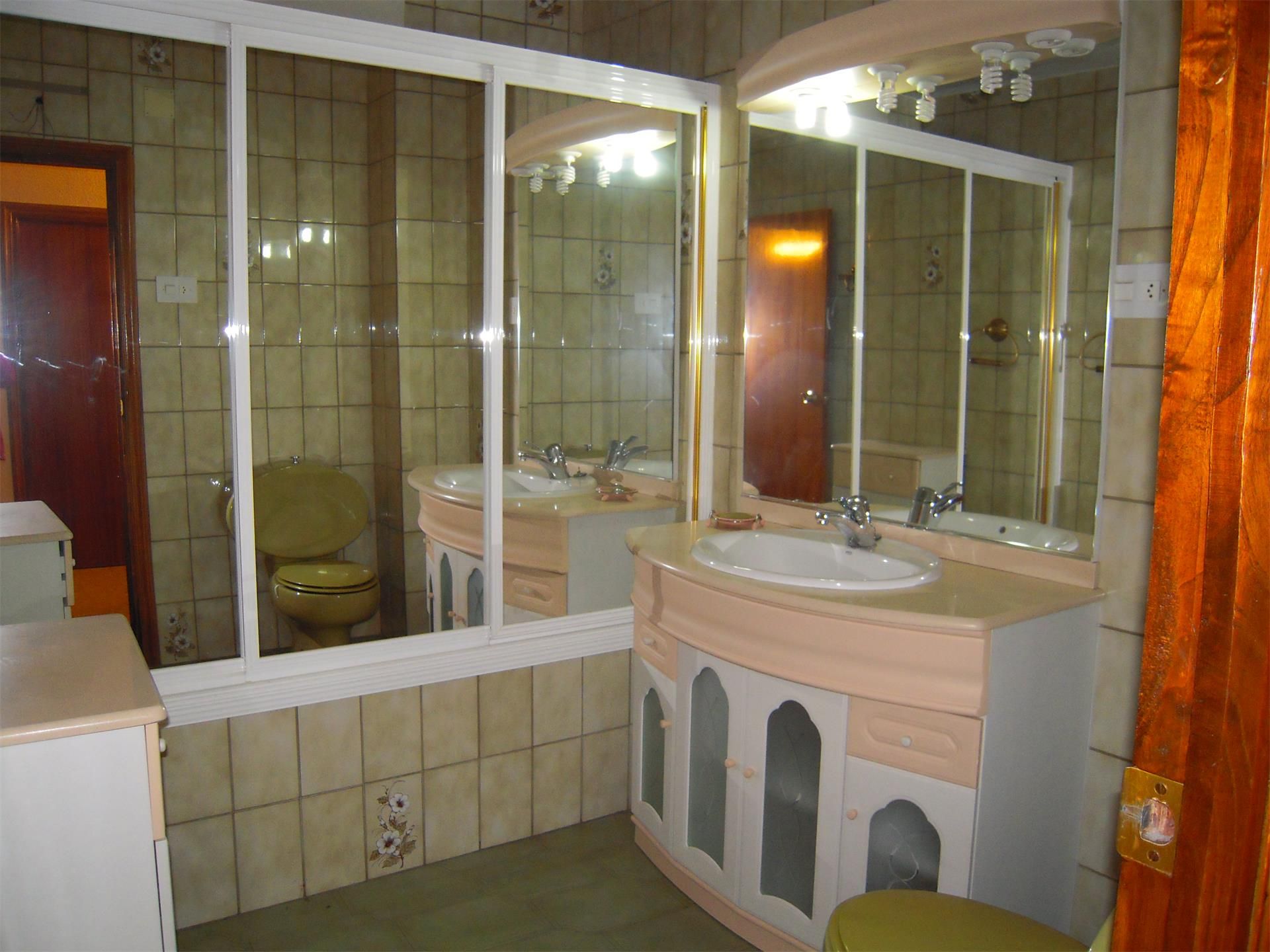 Bathroom of Flat for sale in Aldeanueva de la Vera  with Balcony
