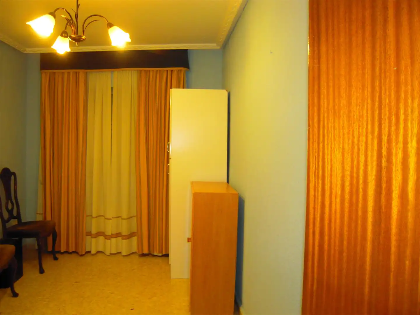 Schlafzimmer von Wohnung zum Verkauf in Aldeanueva de la Vera mit Ofen, Mikrowelle und Fernseher