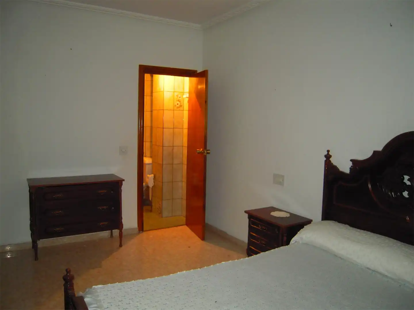 Schlafzimmer von Wohnung zum Verkauf in Aldeanueva de la Vera mit Ofen, Mikrowelle und Fernseher