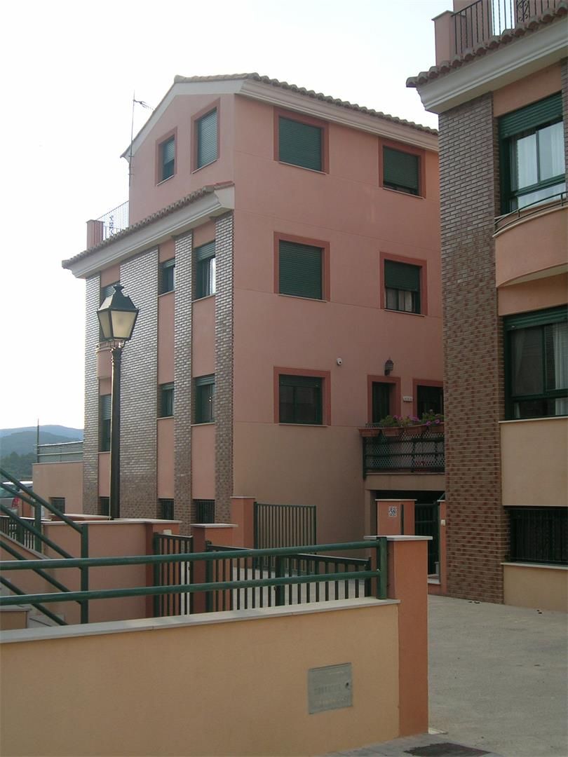 Vista exterior de Casa adosada en venda en Caudiel amb Calefacció, Terrassa i Forn