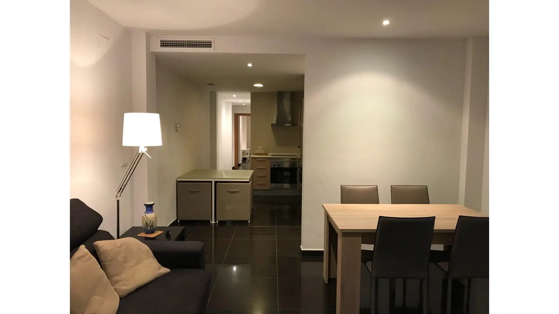 Attic for rent in Navarra, 25, Hospital - Plaza del Real Attic for rent in Navarra, 25, Hospital - Plaza del Real