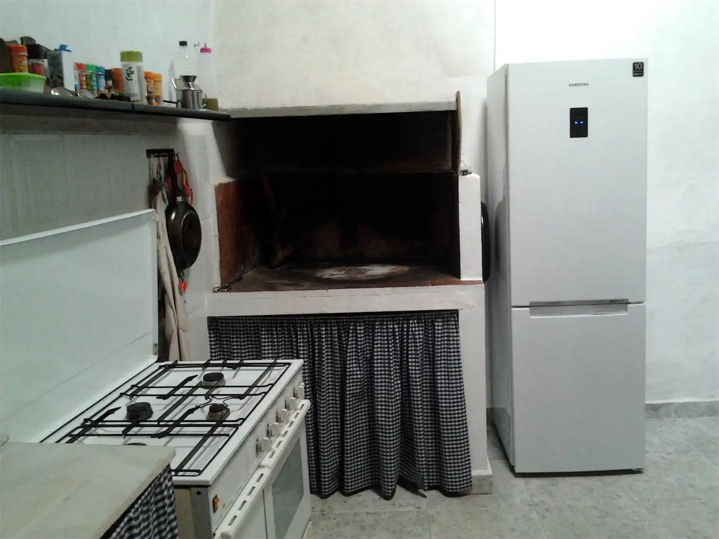 Detached homes for sale in Sevilla, 18, Requena Kitchen of Detached homes for sale in Requena with Terrace, Storage room and Internet