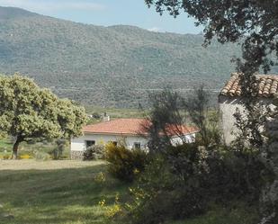 Vista exterior de Casa o xalet en venda en Oliva de Plasencia amb Jardí privat