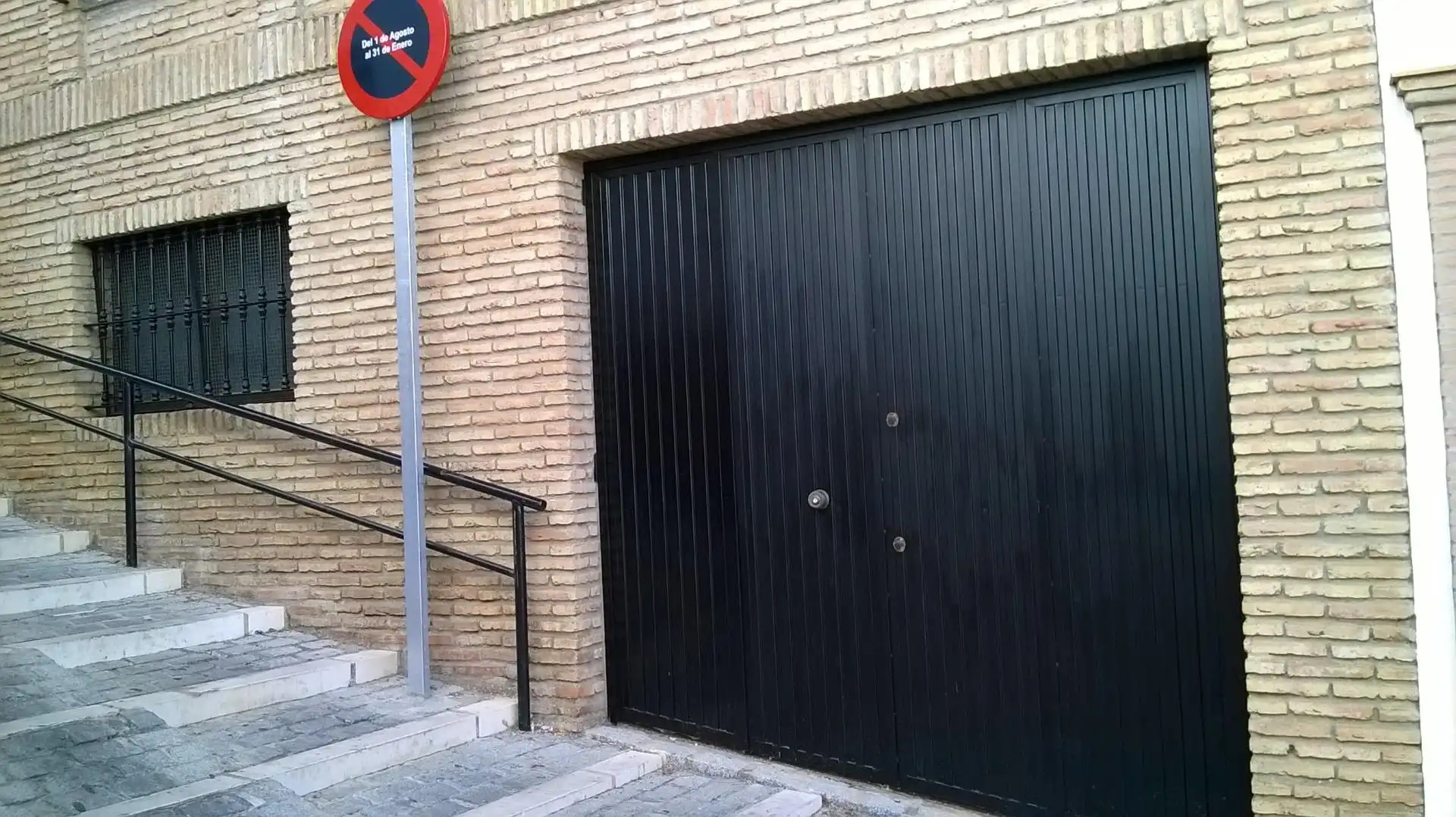 Flat for sale in Street Rosario, 132, El Viso del Alcor Parking of Flat for sale in El Viso del Alcor with Air Conditioner