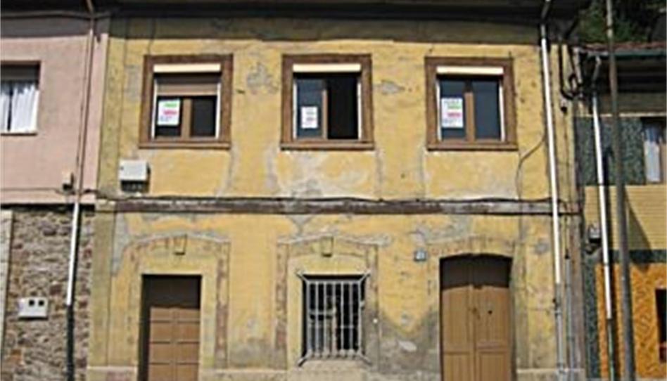 Foto 1 de Casa adosada en venta en Avenida de Rioseco, 21, Laviana, Asturias