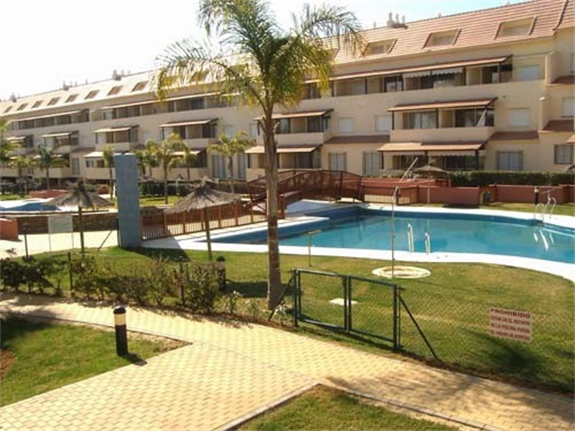 Piscina de Apartamento de alquiler en La Antilla con Terraza, Amueblado y Lavadora