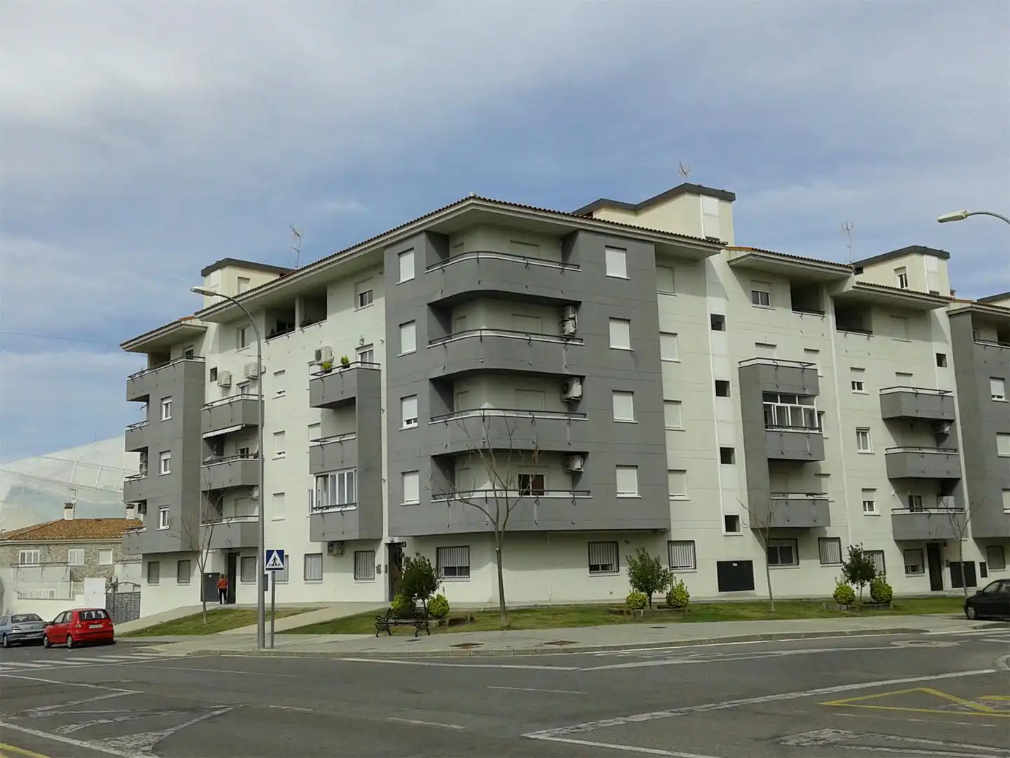 Flat for sale in Los Pinos - El Pilar Exterior view of Flat for sale in Plasencia with Air Conditioner, Heating and Terrace