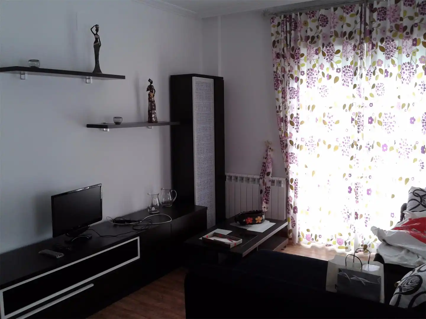 Flat for sale in Los Pinos - El Pilar Living room of Flat for sale in Plasencia with Air Conditioner, Heating and Terrace