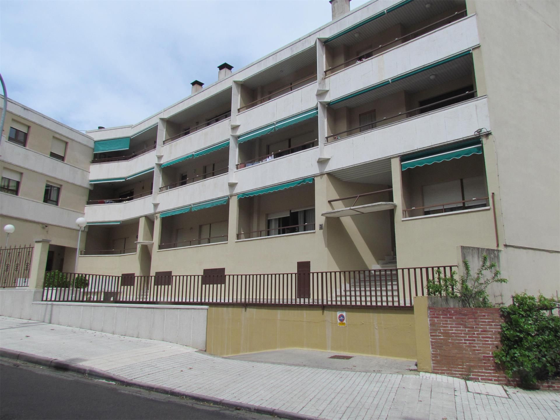 Exterior view of Flat for sale in Béjar  with Heating, Private garden and Parquet flooring
