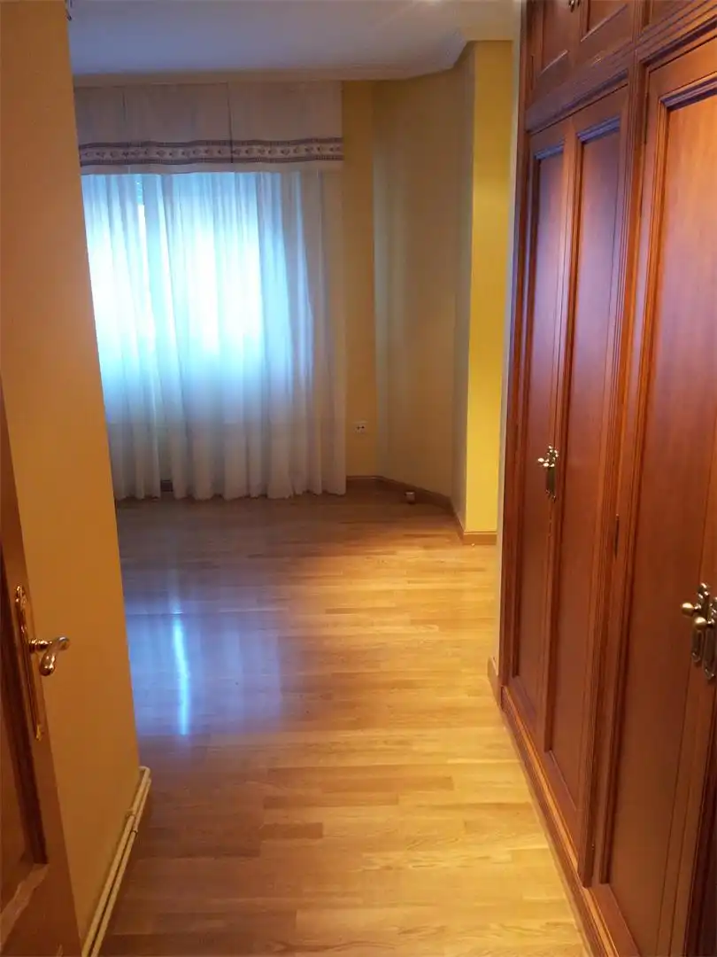 Pis en venda a Escultor José Planes, 4, Alcantarilla Dormitori de Pis en venda en Alcantarilla amb Calefacció, Parquet i Terrassa