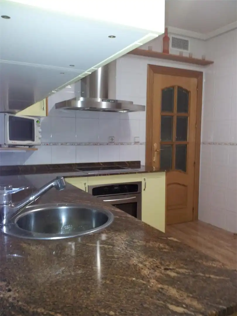 Pis en venda a Escultor José Planes, 4, Alcantarilla Cuina de Pis en venda en Alcantarilla amb Calefacció, Parquet i Terrassa