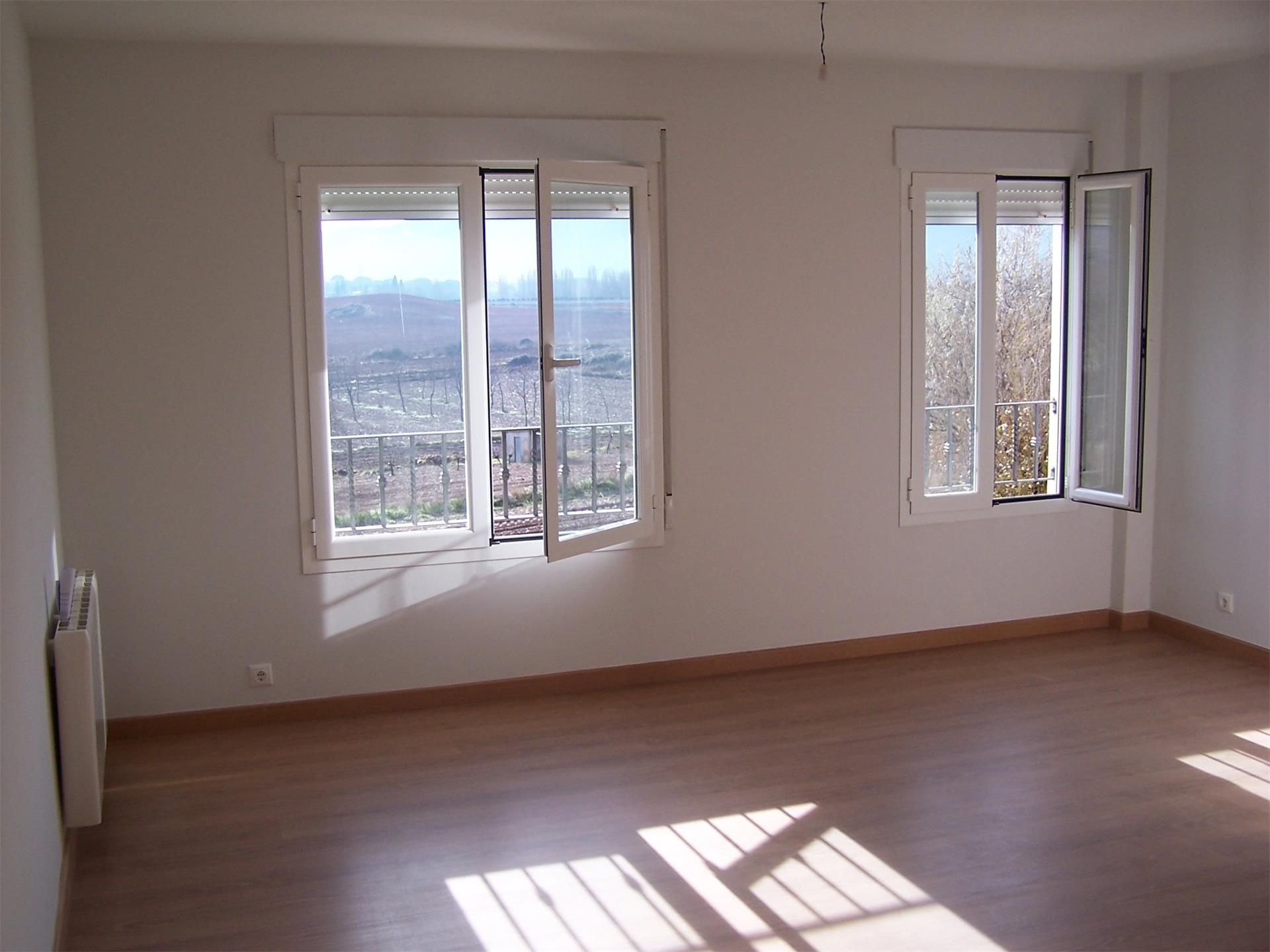 Living room of House or chalet for sale in Cuenca Capital  with Heating, Parquet flooring and Oven