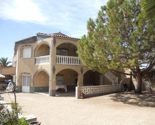 Vista exterior de Casa o xalet en venda en Herguijuela amb Aire condicionat, Jardí privat i Terrassa