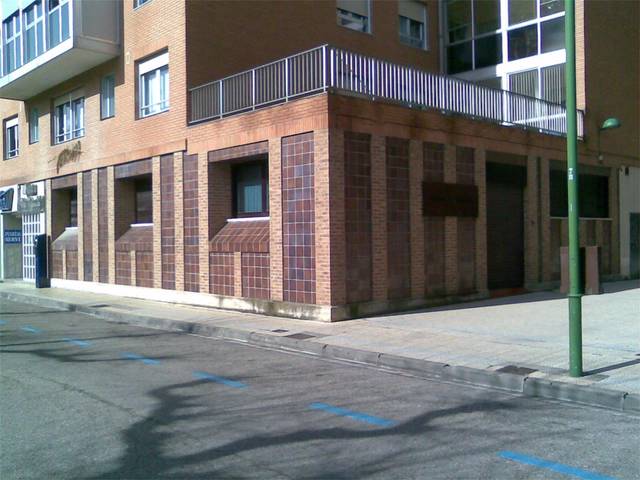 Local comercial en Venta en Vena, 8 en Reyes Católicos