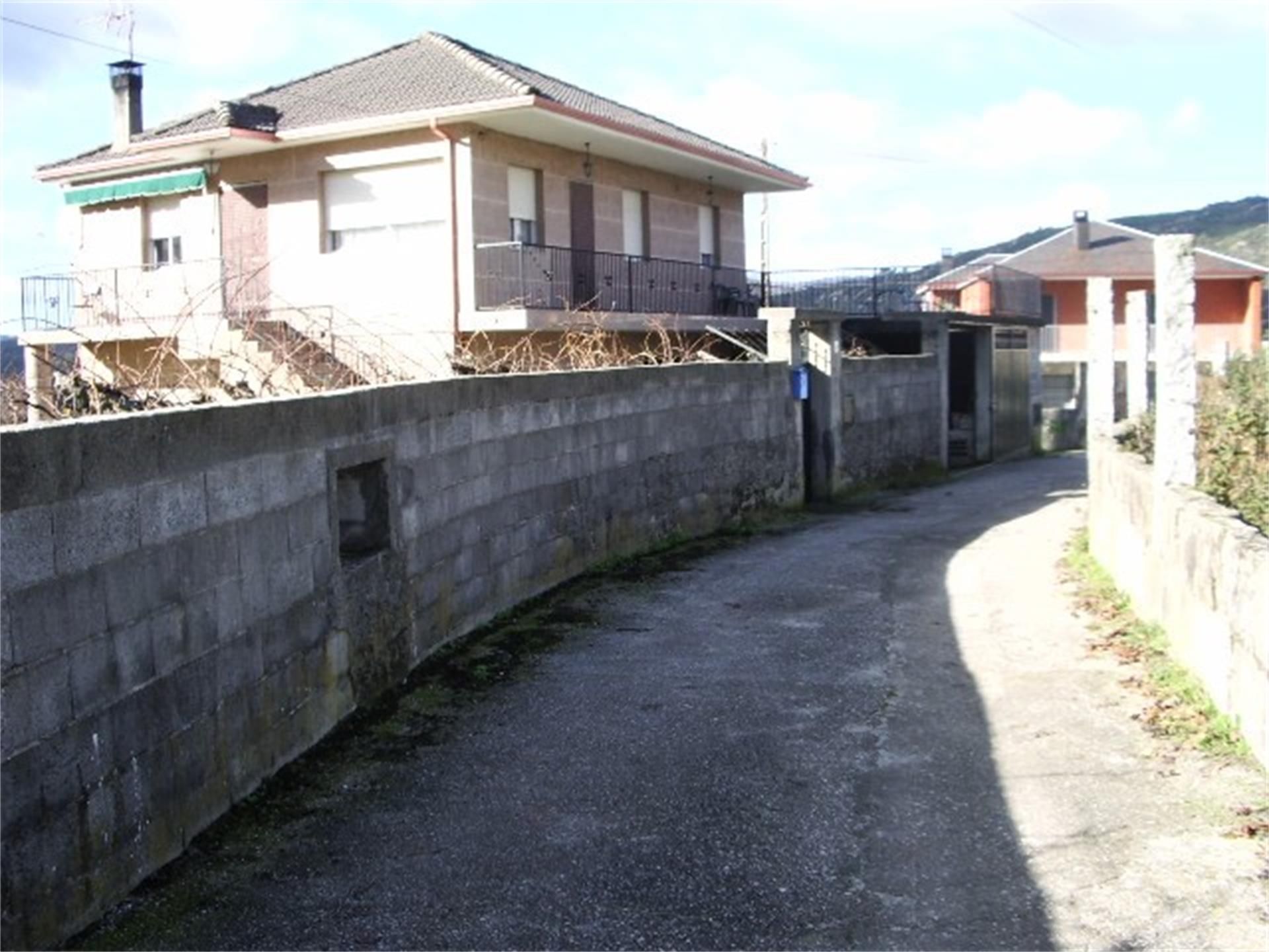 Exterior view of Single-family semi-detached for sale in Lobios  with Terrace and Balcony