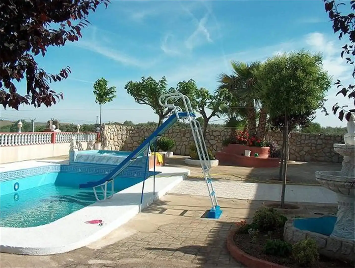Country house zum Verkauf in Valencia de Alcántara Schwimmbecken von Country house zum Verkauf in Valencia de Alcántara mit Klimaanlage, Terrasse und Schwimmbad