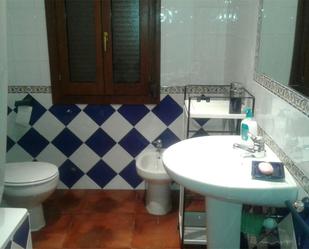 Badezimmer von Wohnung zum verkauf in Viso del Marqués mit Klimaanlage und Balkon