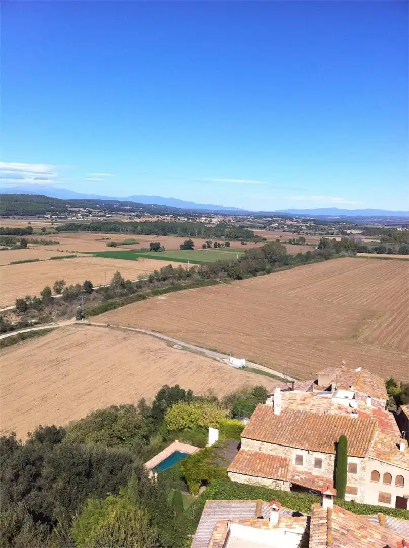 Casa adosada de alquiler en Castell D'empordà, La Bisbal d'Empordà