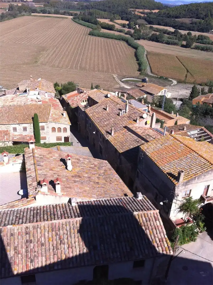 Casa adosada de alquiler en Castell D'empordà, La Bisbal d'Empordà