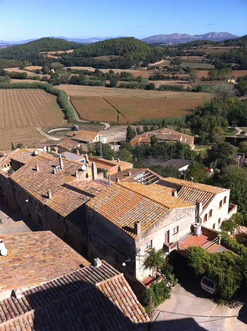 Casa adosada de alquiler en Castell D'empordà, La Bisbal d'Empordà