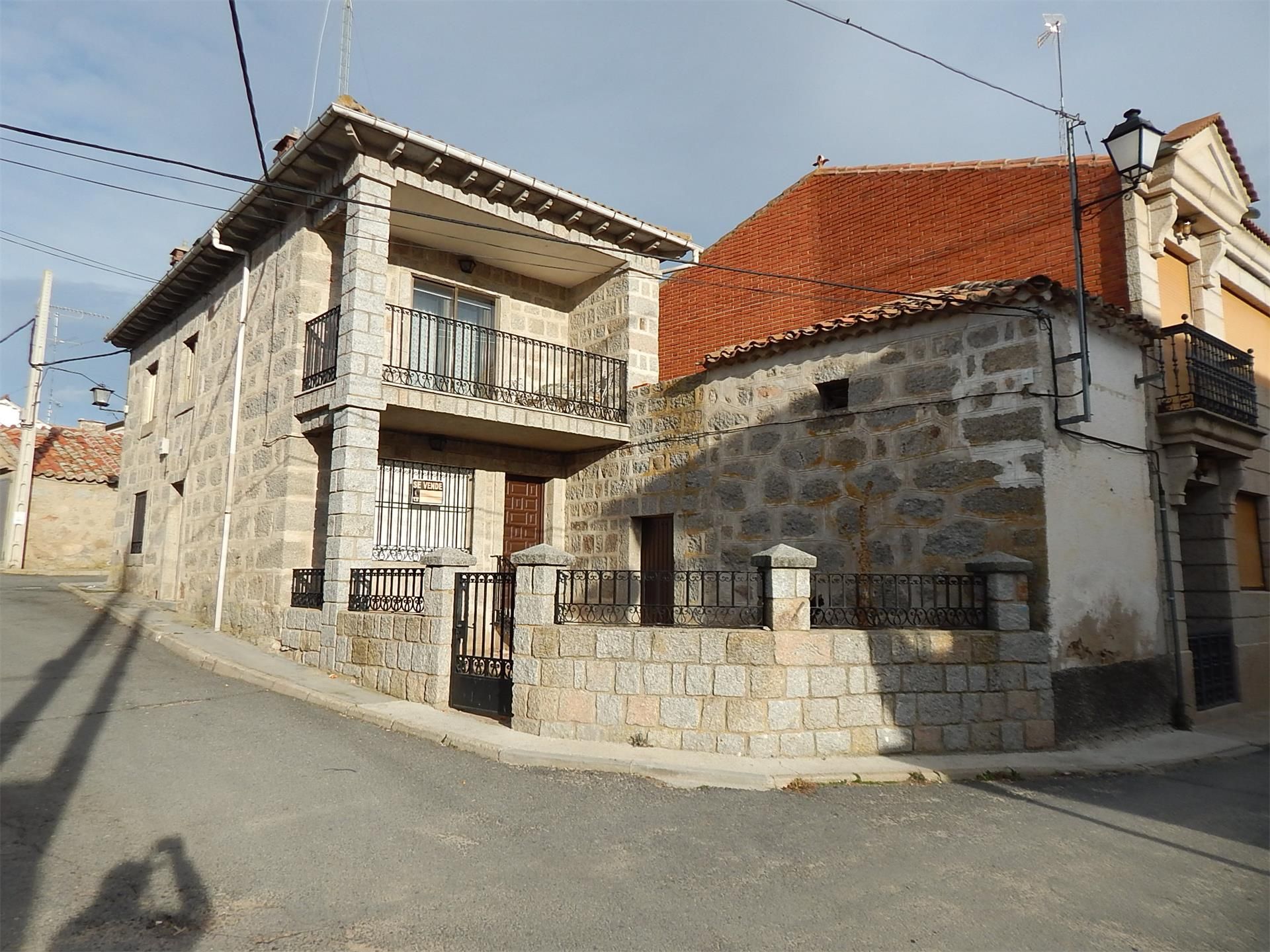 Exterior view of Flat for sale in Muñogalindo  with Terrace and Balcony