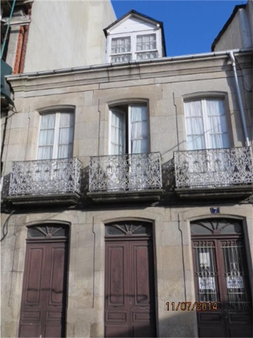 Vista exterior de Casa adosada en venda en Vilalba amb Calefacció, Parquet i Terrassa