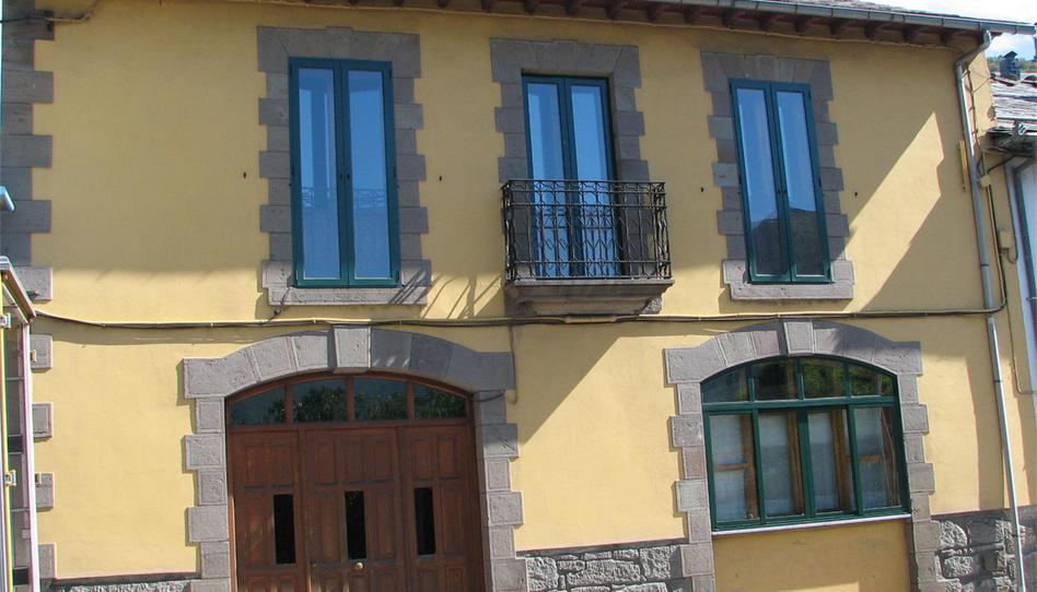 Casa adosada en venda a Carrer Real, 1, Villablino, León - imatge 1 Foto 1 de Casa adosada en venda a Carrer Real, 1, Villablino, León