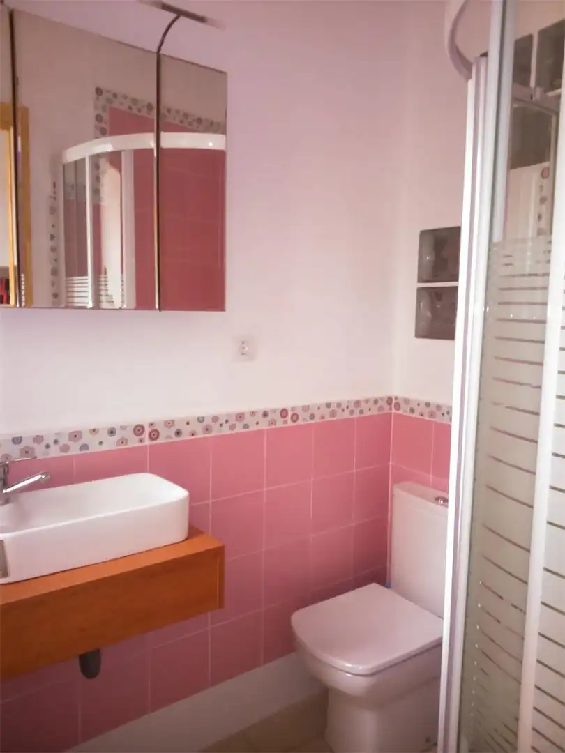 Dúplex en venta en Hermanas Reyna, 42, Cortegana Baño de Dúplex en venta en Cortegana con Calefacción, Terraza y Amueblado