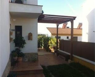 Exterior view of Single-family semi-detached for sale in El Real de la Jara  with Air Conditioner, Heating and Private garden