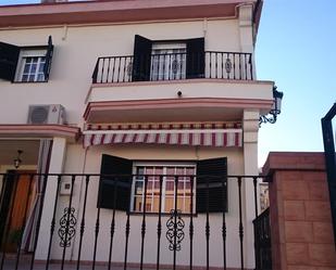 Exterior view of Single-family semi-detached for sale in Morón de la Frontera  with Air Conditioner and Terrace