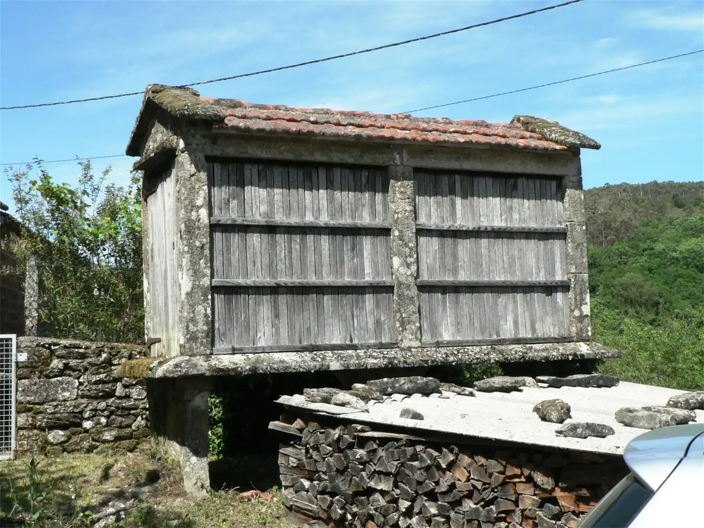 Einfamilien-Reihenhaus zum Verkauf in O Barral, Tomonde, 71, Cerdedo Außenansicht von Einfamilien-Reihenhaus zum Verkauf in Cerdedo mit Abstellraum und Balkon