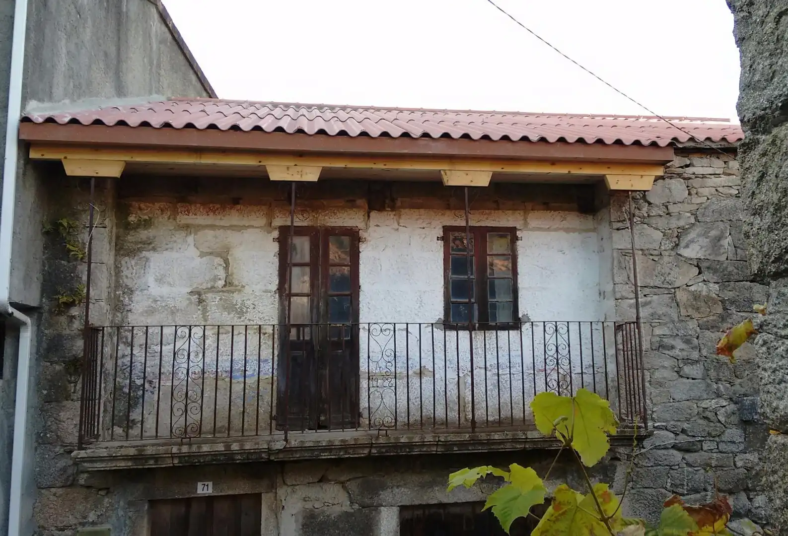 Einfamilien-Reihenhaus zum Verkauf in O Barral, Tomonde, 71, Cerdedo Außenansicht von Einfamilien-Reihenhaus zum Verkauf in Cerdedo mit Abstellraum und Balkon