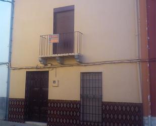 Vista exterior de Casa adosada en venda en Castellar amb Terrassa i Balcó